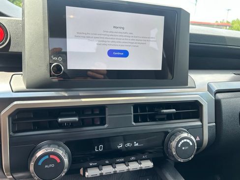 Certified 2026 Toyota Tacoma SR5 AWD/4WD image 18