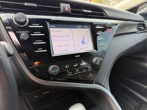 Used 2020 Toyota Camry SE image 22