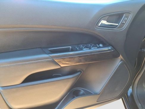 Used 2016 GMC Canyon SLE w/ Nightfall Edition image 19