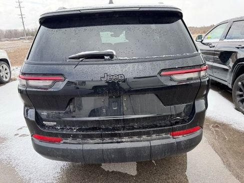Used 2023 Jeep Grand Cherokee L Laredo image 10