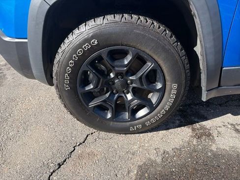 Used 2021 Jeep Cherokee Trailhawk w/ Sun, Sound & Nav Group image 32