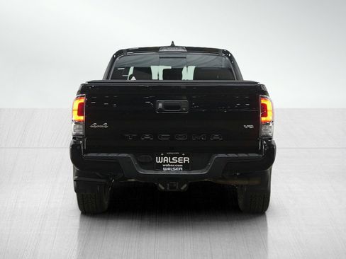 Used 2023 Toyota Tacoma Limited AWD/4WD image 4