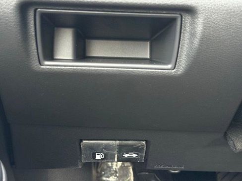 New 2025 Nissan Versa SR w/ Trunk Package image 24