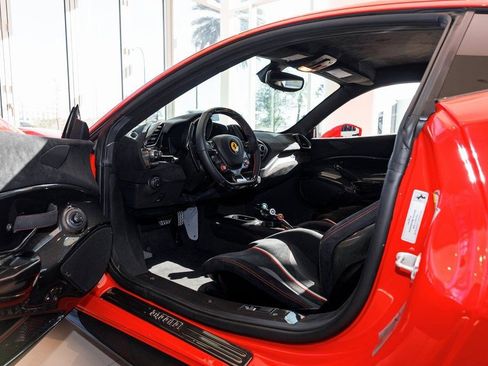 Used 2020 Ferrari 488 Pista Coupe image 28