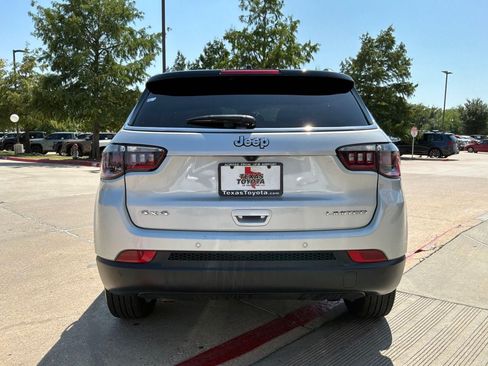 Used 2025 Jeep Compass Limited AWD/4WD image 7
