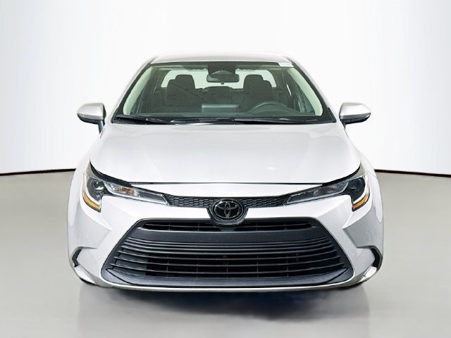 Used 2024 Toyota Corolla LE FWD image 2