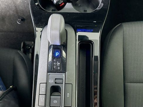 Used 2024 Toyota Prius LE image 25