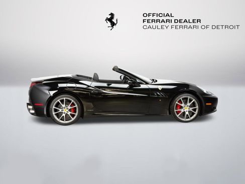Used 2010 Ferrari California image 8