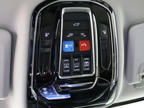 Used 2023 Jeep Grand Cherokee Overland image 56