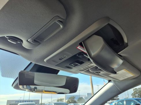 Used 2023 Toyota Camry SE image 21