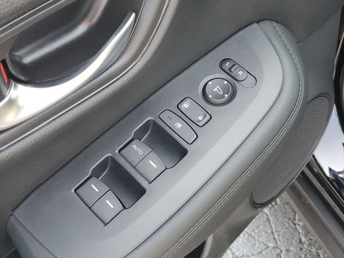 New 2027 Honda HR-V LX image 8