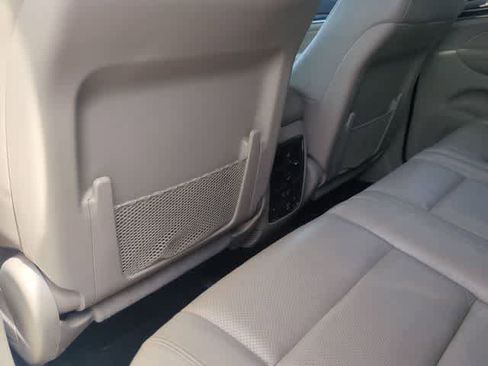 Used 2020 Jeep Grand Cherokee Limited w/ Luxury Group II image 18