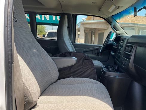 Used 2017 Chevrolet Express 3500 LT w/ LT Preferred Equipment Group RWD image 32
