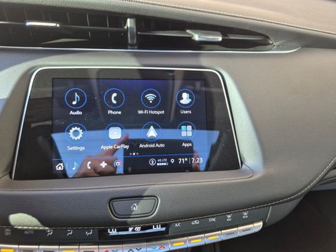 Certified 2023 Cadillac XT4 Luxury w/ Cold Weather Package AWD/4WD image 22
