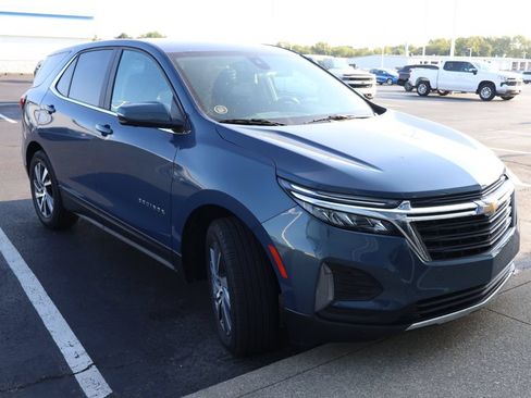 Used 2024 Chevrolet Equinox LT FWD image 3