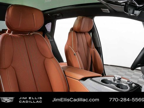 New 2026 Cadillac Optiq Luxury 2 RWD image 23