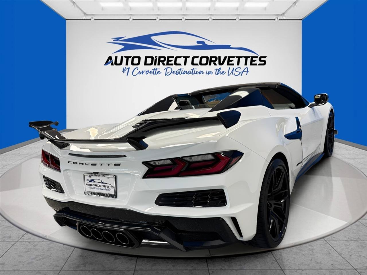 Used 2024 Chevrolet Corvette Z06 w/ Z07 Performance Package RWD image 10