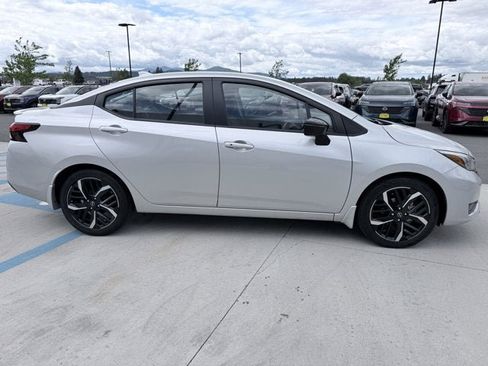 Certified 2025 Nissan Versa SR w/ Trunk Package FWD image 5