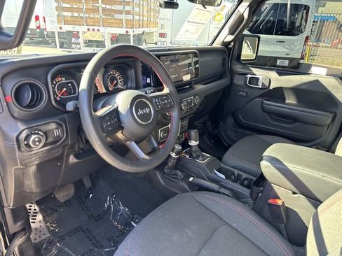 Used 2024 Jeep Gladiator Rubicon w/ Convenience Group image 14