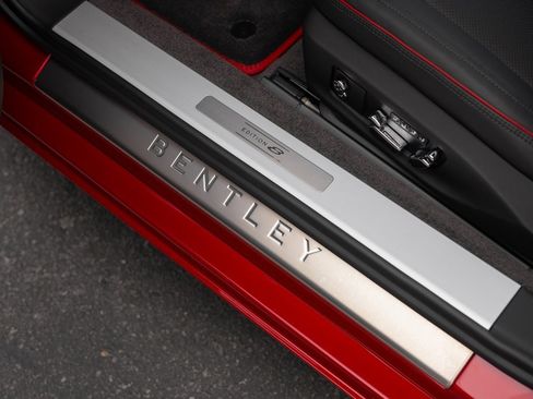 Used 2024 Bentley Continental GT image 34