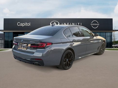 Used 2022 BMW 530e w/ M Sport Package image 5