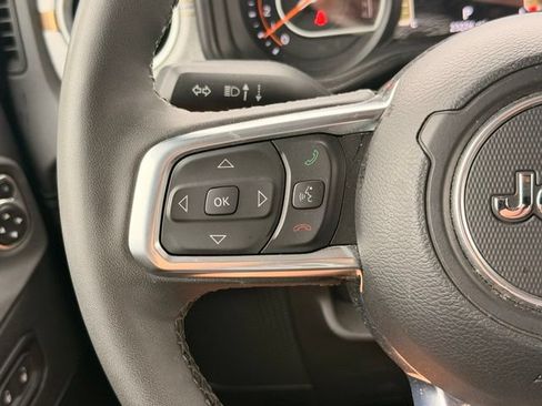 Used 2025 Jeep Wrangler Unlimited Sahara AWD/4WD image 24