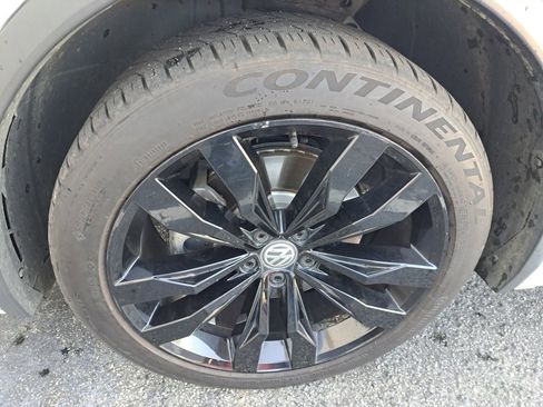 Used 2021 Volkswagen Tiguan SE FWD image 26