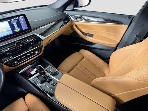 Certified 2023 BMW 540i w/ Premium Package image 24