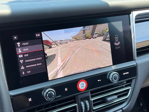 Certified 2025 Porsche Macan S AWD/4WD image 30