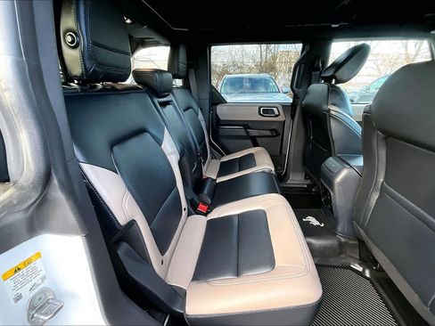 Used 2024 Ford Bronco Wildtrak image 17