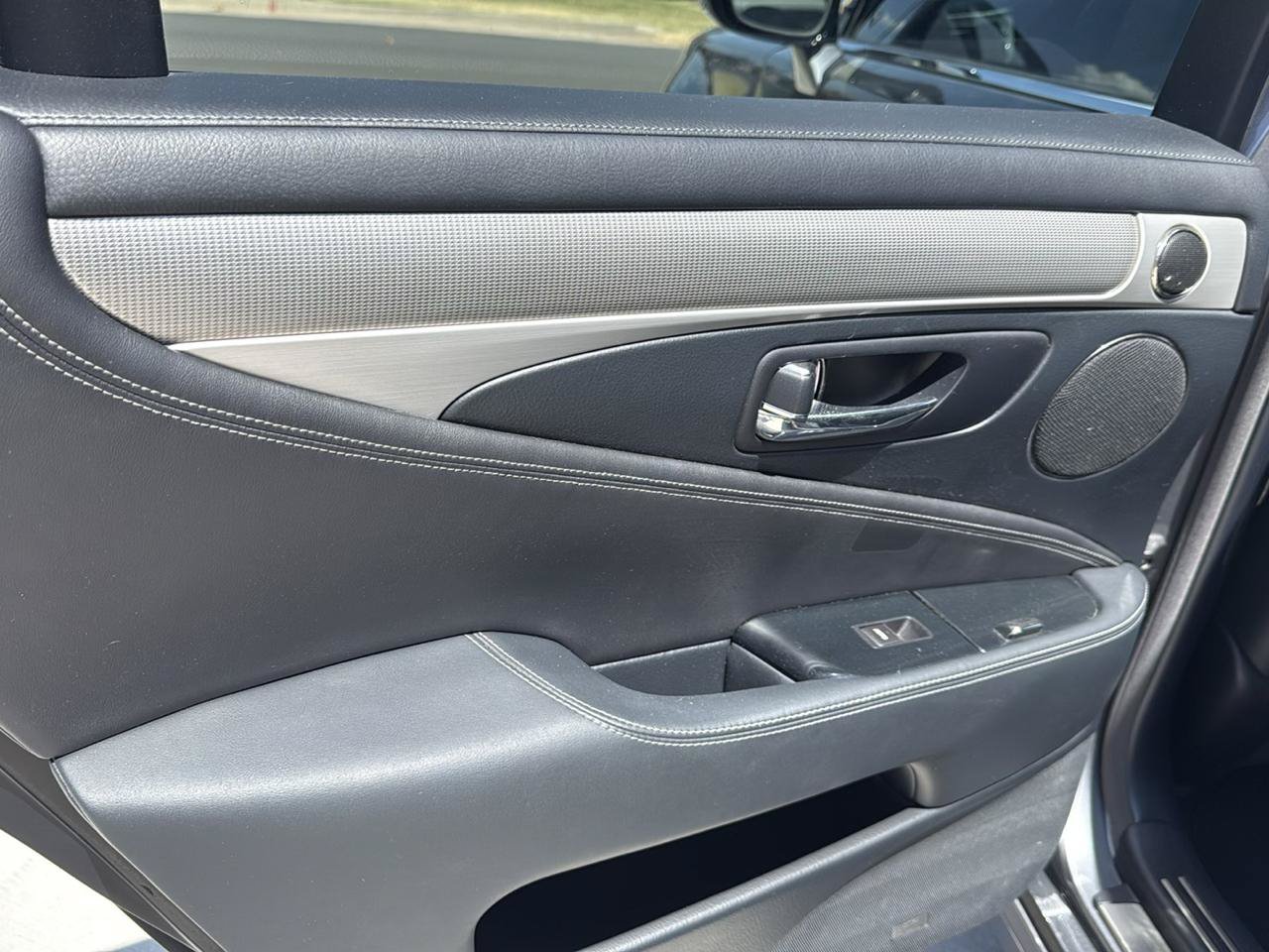 Used 2015 Lexus LS 460 w/ F Sport Package RWD image 53