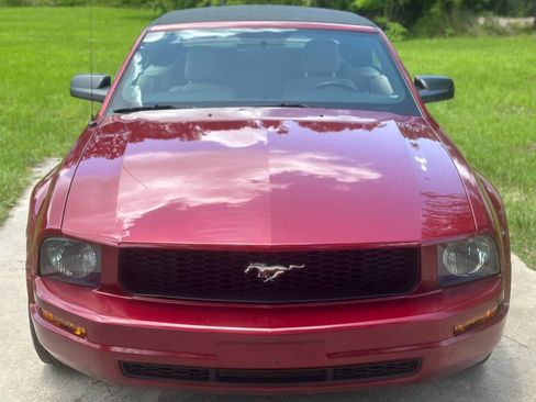 Used 2005 Ford Mustang Convertible RWD image 9