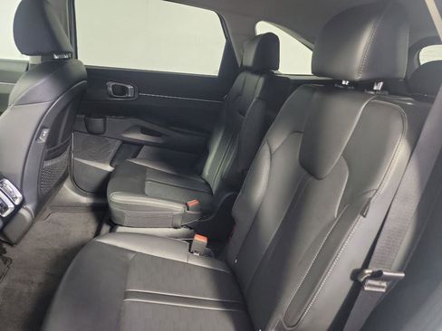 Certified 2025 Kia Sorento EX image 18