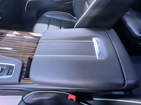 Used 2023 Cadillac Escalade Premium Luxury image 23