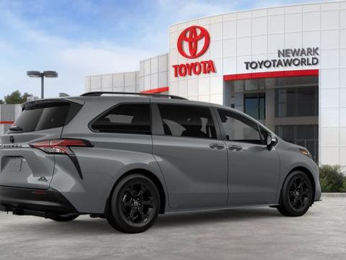 New 2026 Toyota Sienna XLE Woodland Edition AWD/4WD image 8