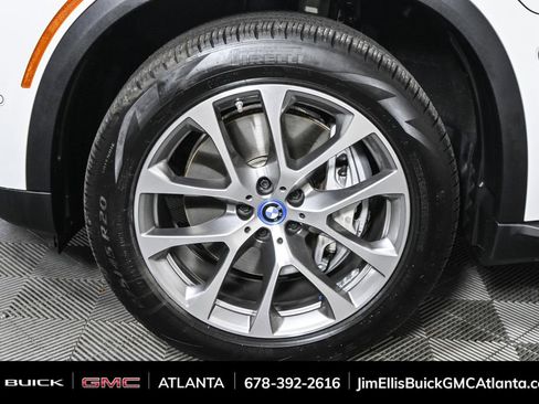 Used 2025 BMW X5 xDrive50e image 39