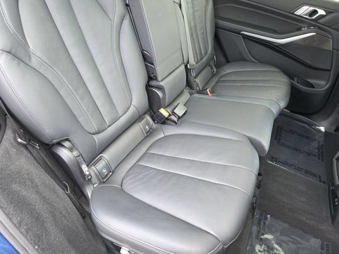 Used 2022 BMW X7 xDrive40i w/ Premium Package AWD/4WD image 33