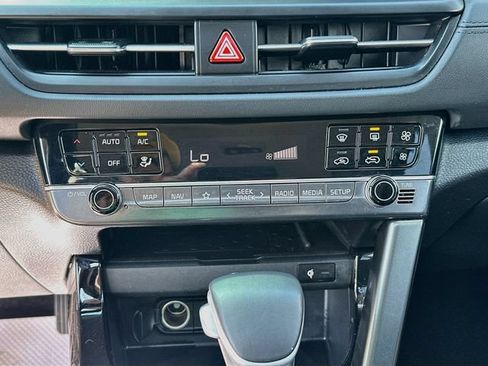 Used 2024 Kia Seltos EX AWD/4WD image 17