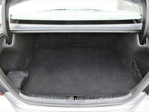 Used 2022 Genesis G70 2.0T image 39