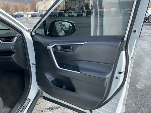 Used 2024 Toyota RAV4 LE image 22