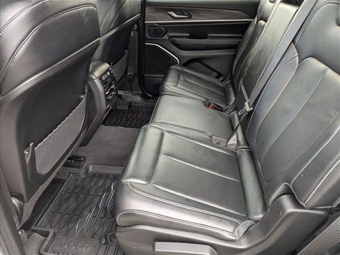 Used 2021 Jeep Grand Cherokee L Limited AWD/4WD image 18