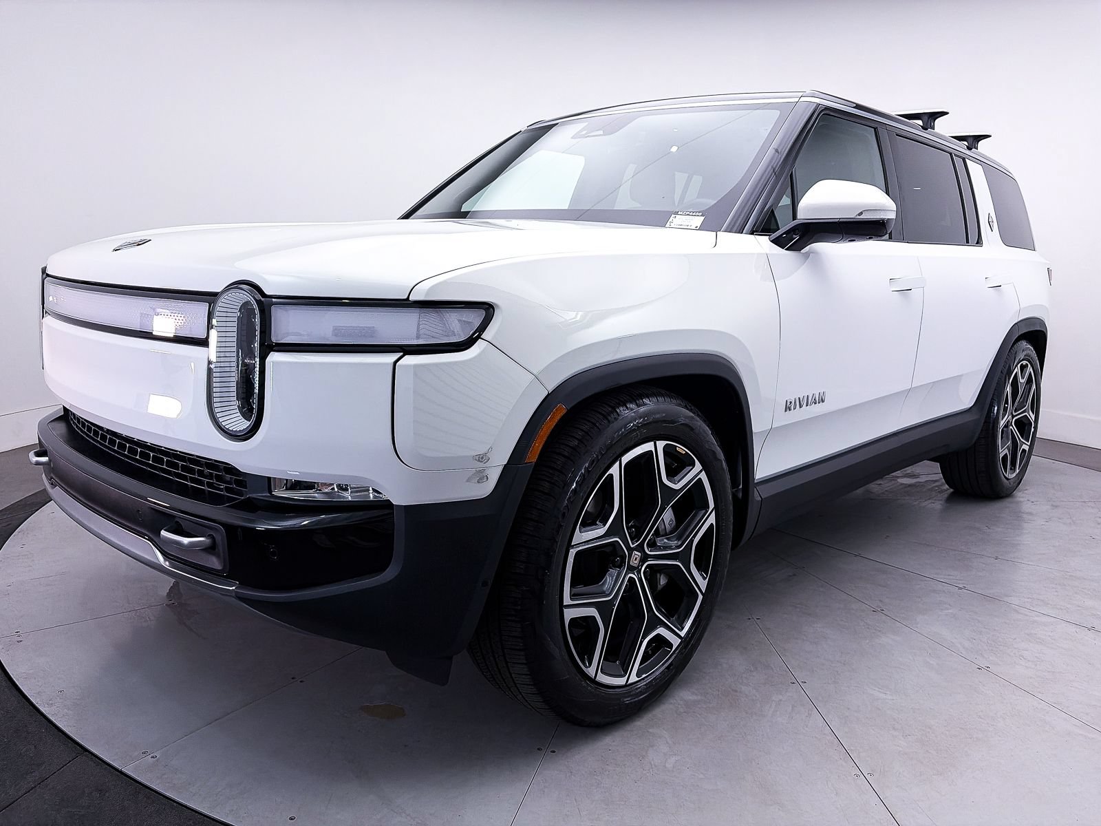 Used 2024 Rivian R1S Adventure Dual AWD/4WD image 13
