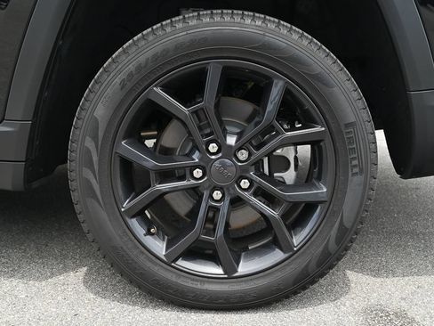 Used 2025 Jeep Grand Cherokee L Limited AWD/4WD image 8