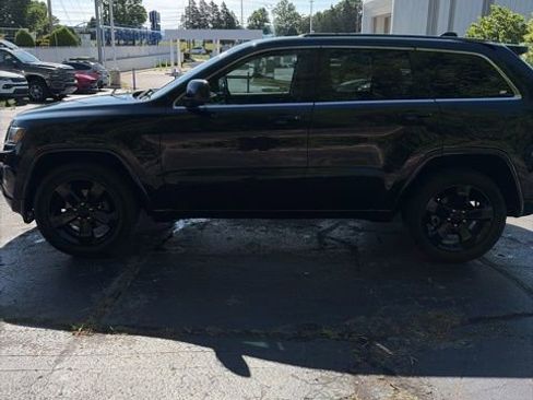Used 2015 Jeep Grand Cherokee Altitude AWD/4WD image 4
