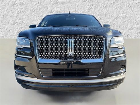 Used 2024 Lincoln Navigator Reserve image 8