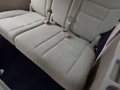 Used 2015 Dodge Grand Caravan American Value Package w/ UConnect Hands-Free Group FWD image 37