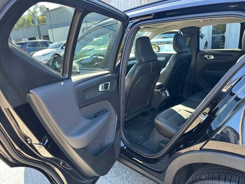 Used 2025 Volvo XC40 B5 Plus w/ Climate Package image 15