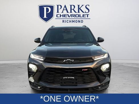Used 2022 Chevrolet TrailBlazer RS w/ Sun and Liftgate Package FWD image 2