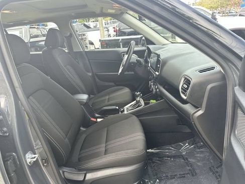 Used 2025 Hyundai Venue SEL FWD image 29