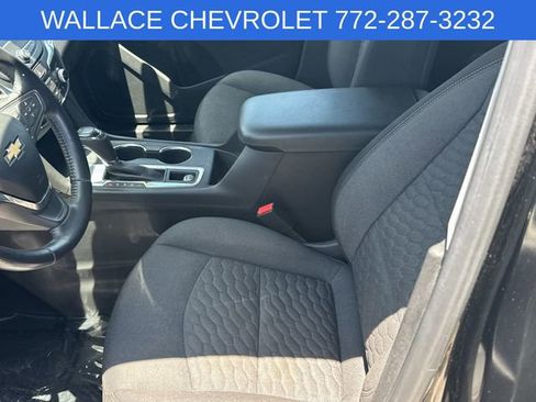 Used 2021 Chevrolet Equinox LT FWD image 16